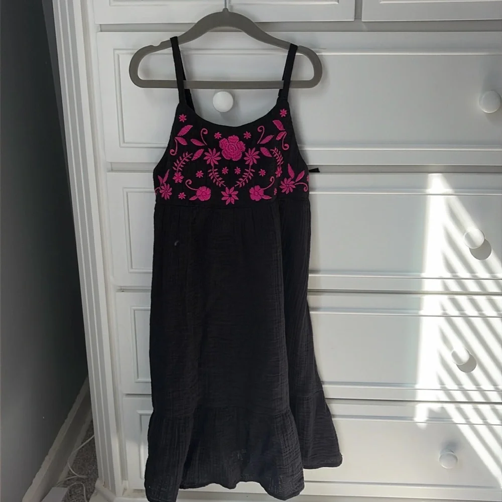 Children’s place embroidered dress